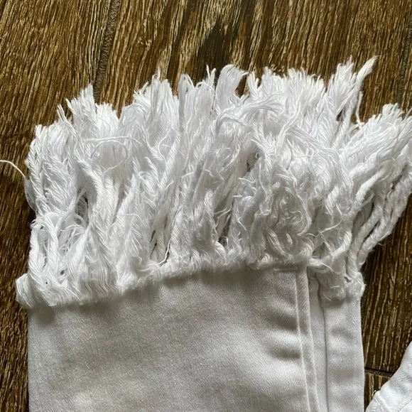 BLANKNYC white crop girlfriend jean - Picture 14 of 15